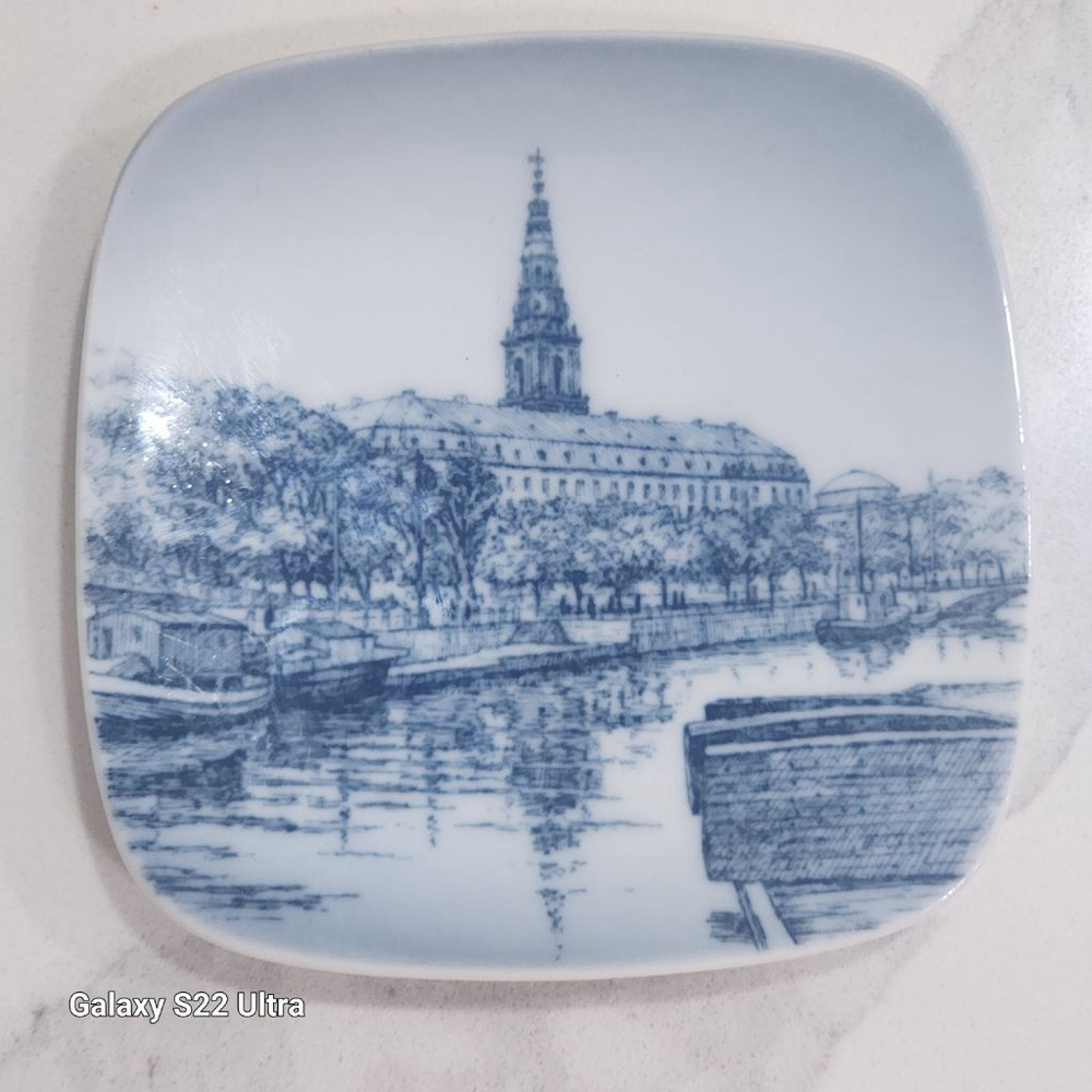 B&G Mini Plate Christiansborg Palace Bing & Grondahl Copenhagen Denmark 9707/708